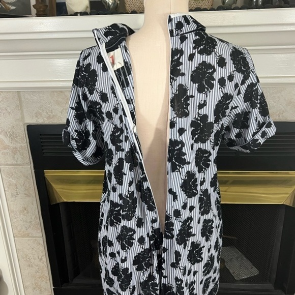1 By O’2nd Stripes and Flowers Shirt/dress with fish net elements - Picture 7 of 14